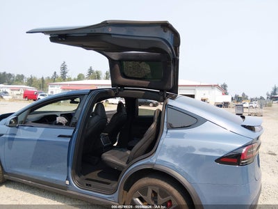 TESLA MODEL X