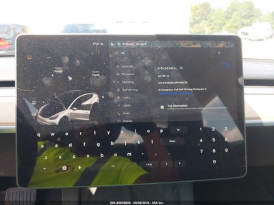 TESLA MODEL 3