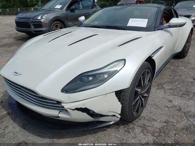 ASTON MARTIN DB11