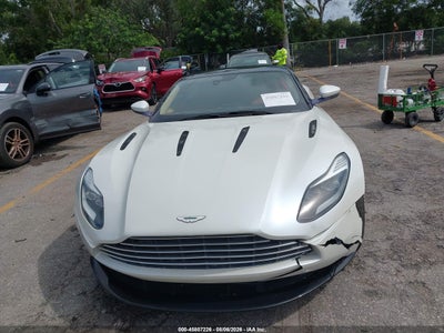 ASTON MARTIN DB11