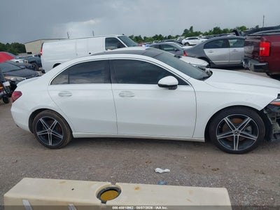 MERCEDES-BENZ A 220