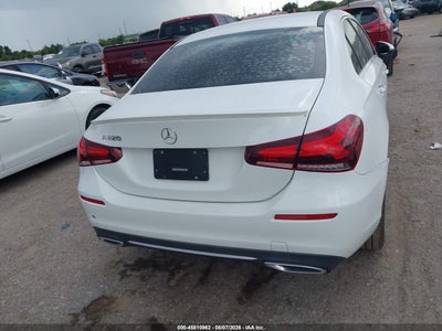 MERCEDES-BENZ A 220