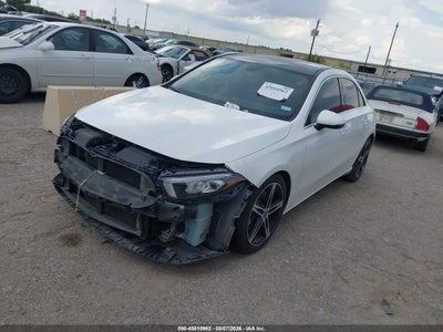 MERCEDES-BENZ A 220