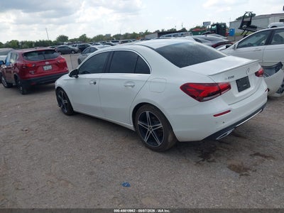 MERCEDES-BENZ A 220
