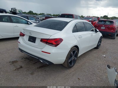 MERCEDES-BENZ A 220