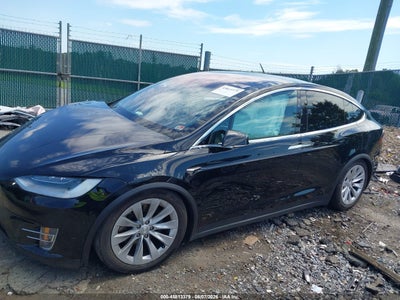 TESLA MODEL X