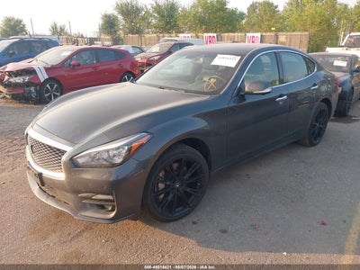 INFINITI Q70