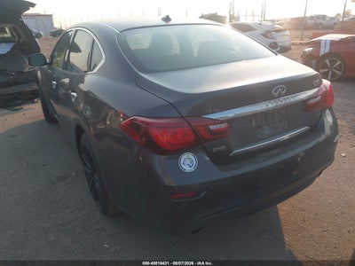 INFINITI Q70