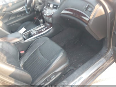 INFINITI Q70