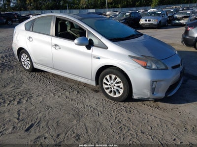 2014 Toyota Prius PLUG-IN