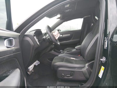VOLVO XC40 RECHARGE PURE ELECTRIC