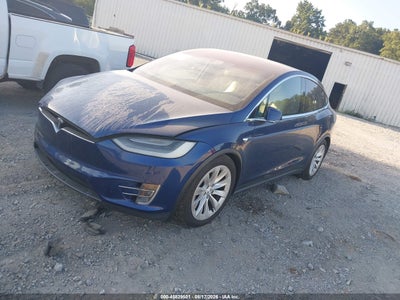 TESLA MODEL X