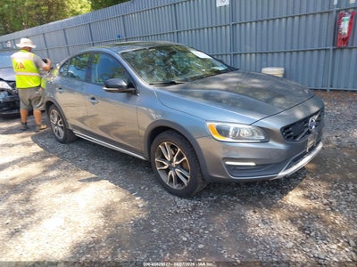 2017 Volvo S60 Cross Country