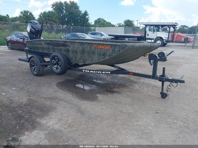 2026 Tracker 16'
