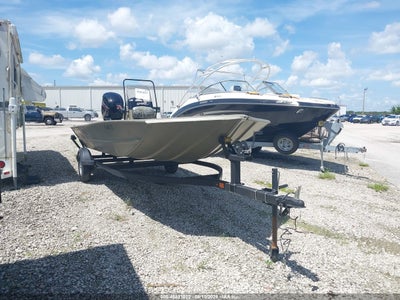 2025 Tracker 19'