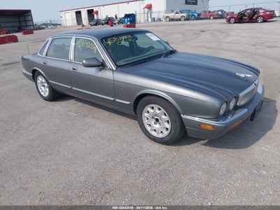 2002 Jaguar Xj8