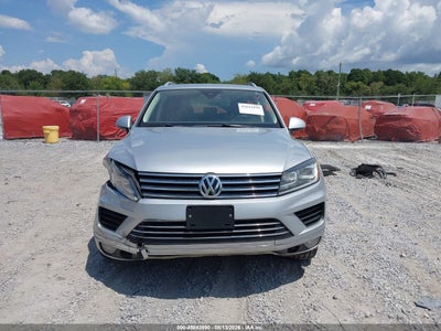 VOLKSWAGEN TOUAREG