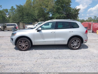 VOLKSWAGEN TOUAREG