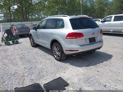 VOLKSWAGEN TOUAREG