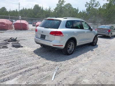 VOLKSWAGEN TOUAREG