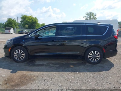 CHRYSLER PACIFICA HYBRID
