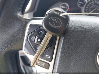 TOYOTA TUNDRA