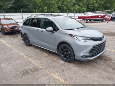 TOYOTA SIENNA