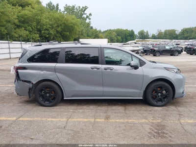 TOYOTA SIENNA