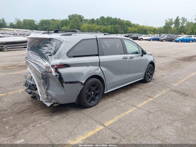 TOYOTA SIENNA
