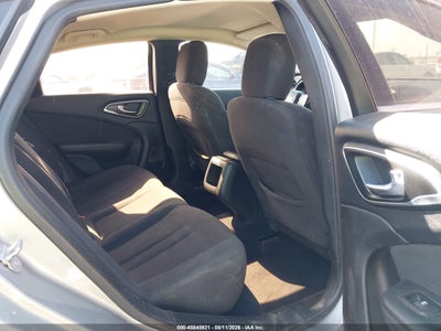 CHRYSLER 200