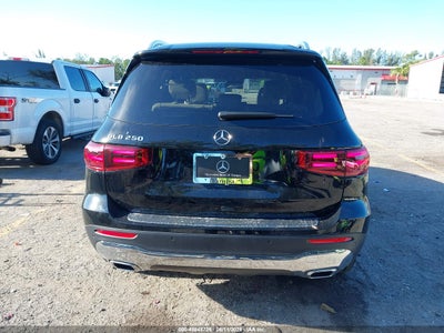 MERCEDES-BENZ GLB 250