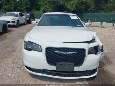 CHRYSLER 300