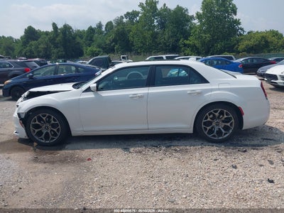CHRYSLER 300