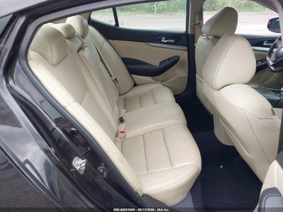 NISSAN MAXIMA