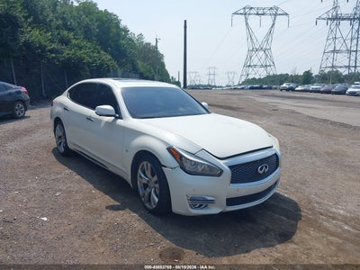 2017 Infiniti Q70L
