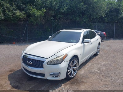 INFINITI Q70L