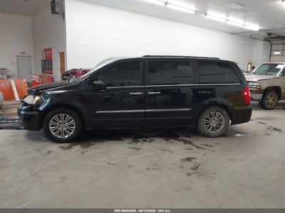 CHRYSLER TOWN & COUNTRY