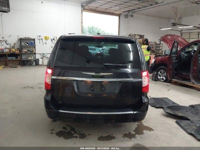 CHRYSLER TOWN & COUNTRY