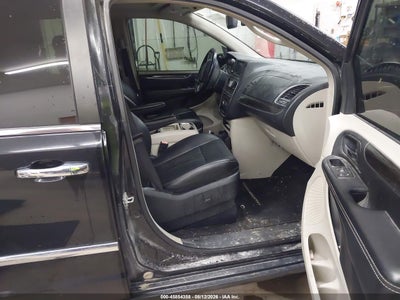 CHRYSLER TOWN & COUNTRY