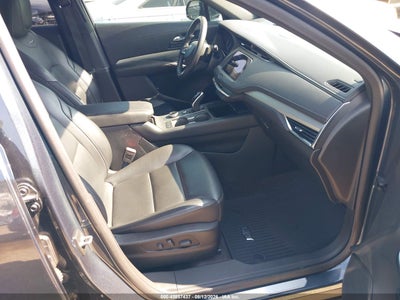CADILLAC XT4
