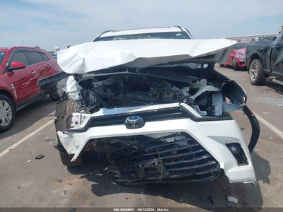 TOYOTA GRAND HIGHLANDER