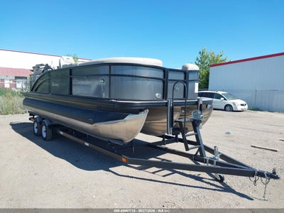 2019 Barletta Pontoon