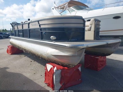 2017 Misty Harbor Pontoon
