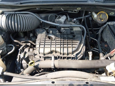 CHRYSLER TOWN & COUNTRY