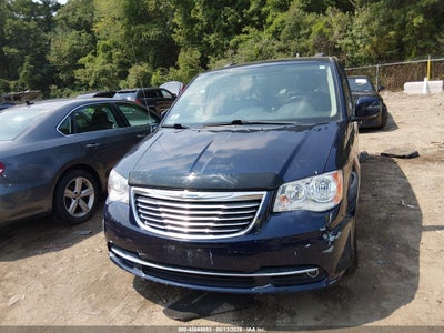 CHRYSLER TOWN & COUNTRY