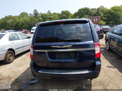 CHRYSLER TOWN & COUNTRY