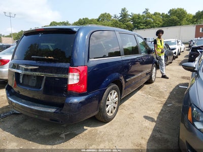 CHRYSLER TOWN & COUNTRY