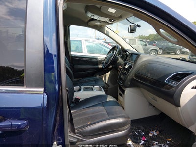CHRYSLER TOWN & COUNTRY