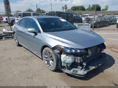 2020 Toyota Avalon Hybrid XLE