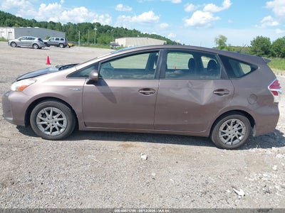 2015 TOYOTA PRIUS V 14
